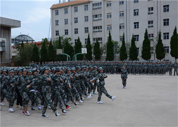 云南中医药中等专业学校2025年五年制大专收往届生吗