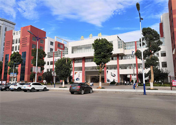 曲靖护理学校2026年五年制大专报名电话